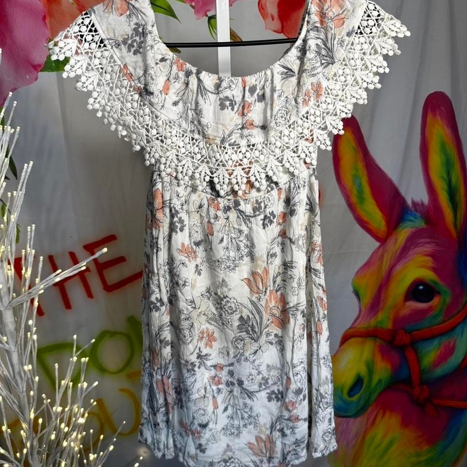 B77. Abercrombie & Fitch White Floral Dress With Lace Trim Size Xs